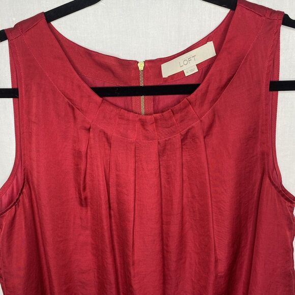 LOFT Blouse Sleeveless Pleated Neckline Bubble Hem Gold Zipper Back Womens M Red - Picture 2 of 9